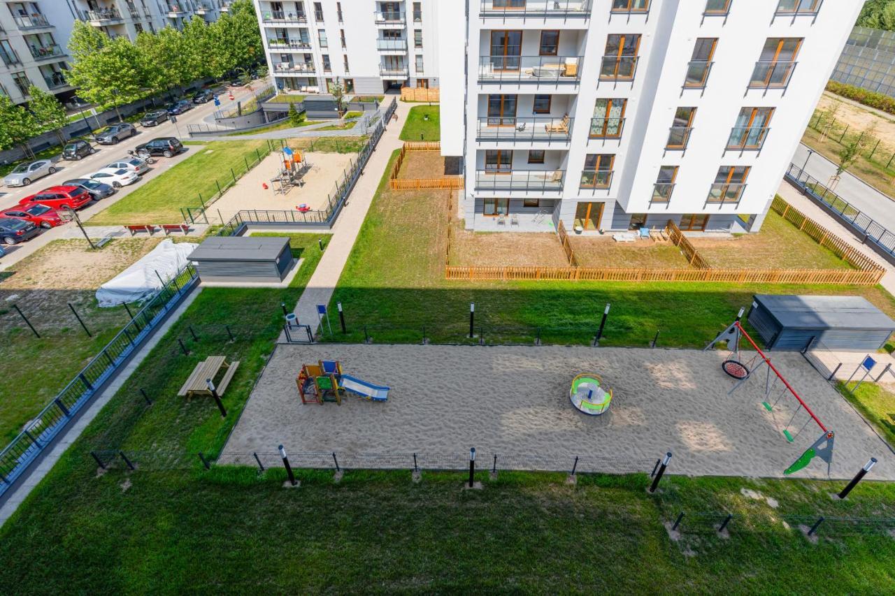 Ursus Sunny For 4 Guests With Parking & Balcony By Renters Apartament