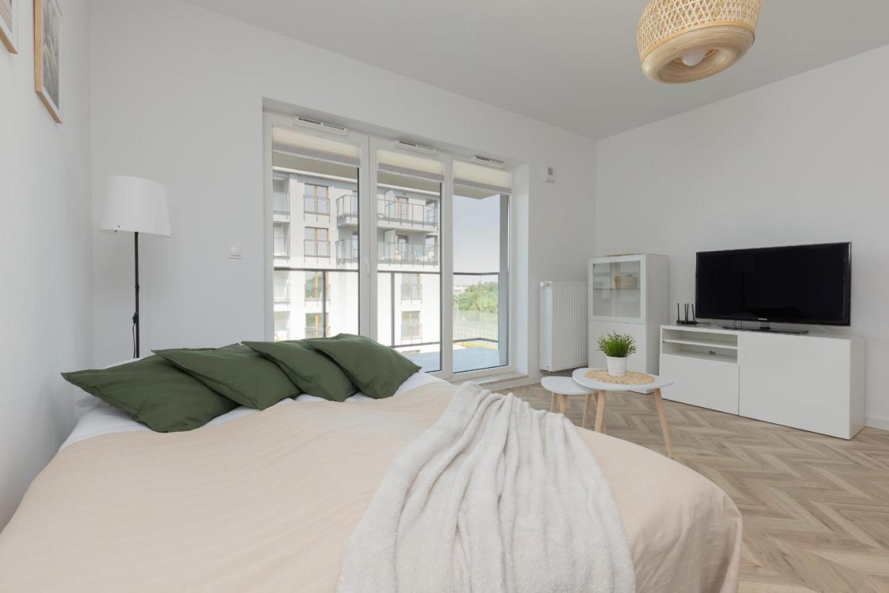 Apartament Ursus Sunny For 4 Guests With Parking & Balcony By Renters *