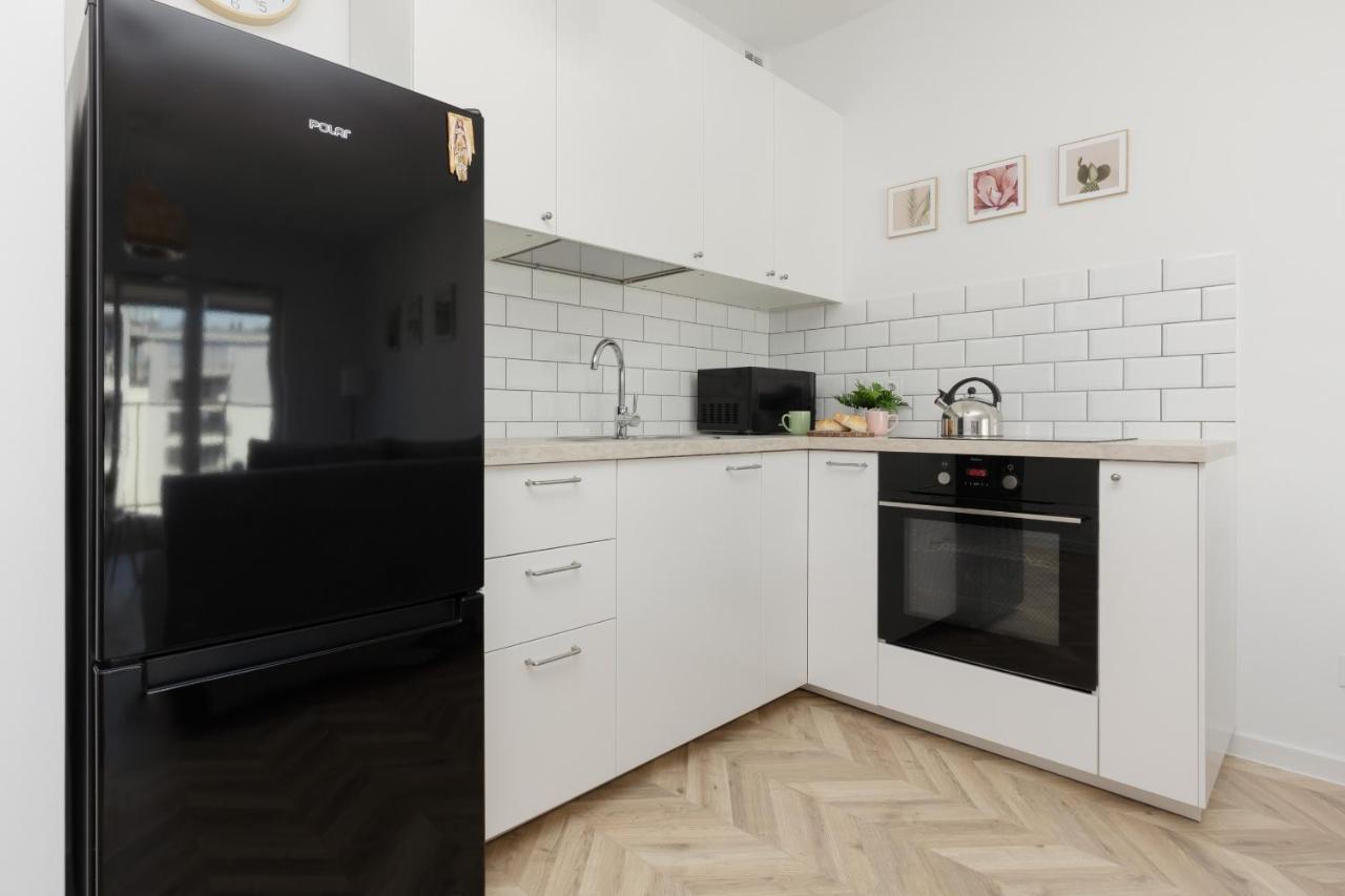 Ursus Sunny For 4 Guests With Parking & Balcony By Renters Warszawa