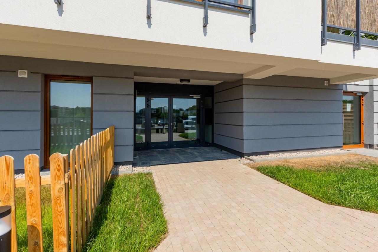 Apartament Ursus Sunny For 4 Guests With Parking & Balcony By Renters
