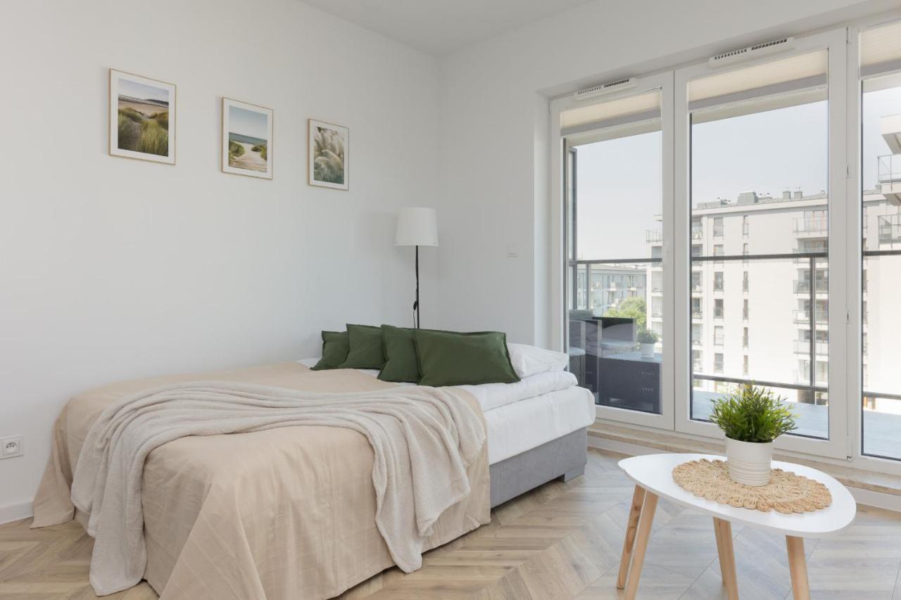 Ursus Sunny For 4 Guests With Parking & Balcony By Renters Apartament