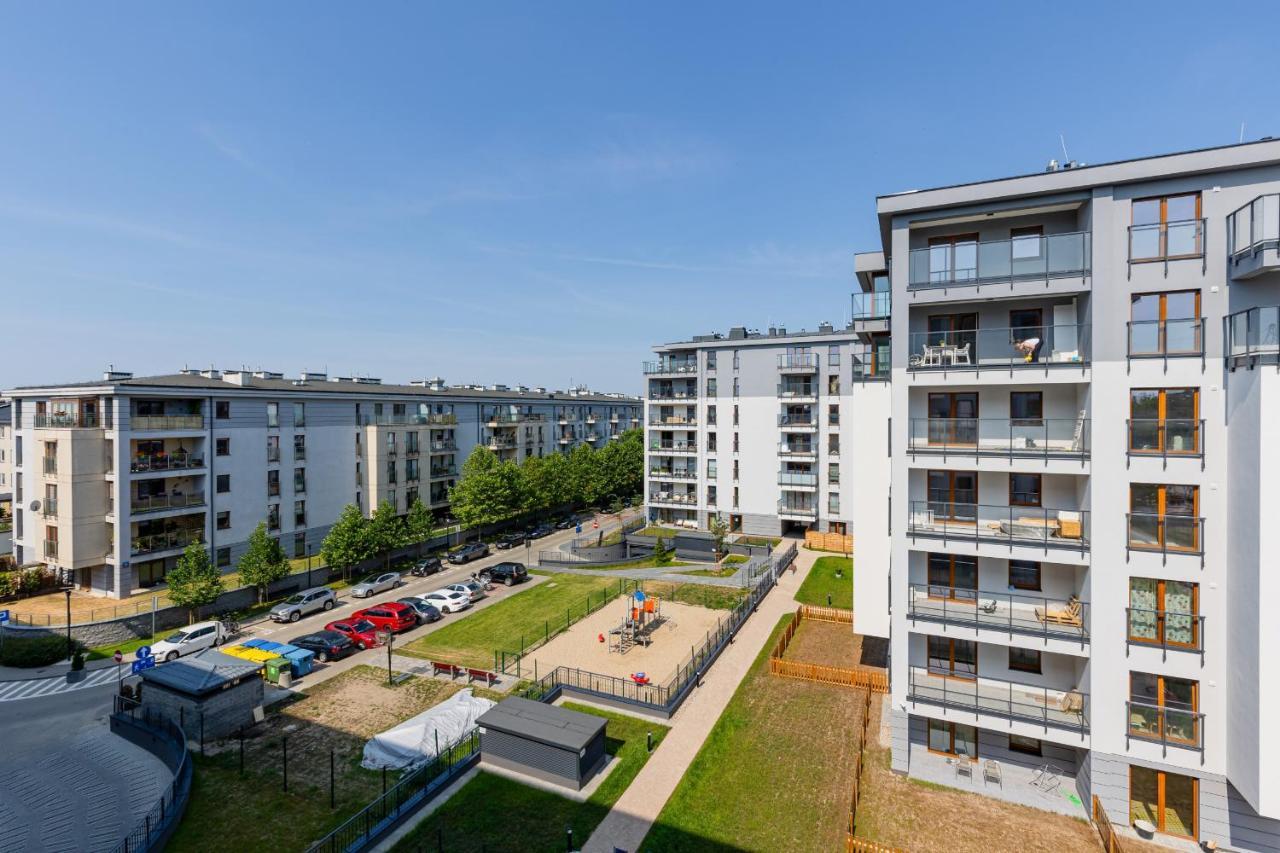 Apartament Ursus Sunny For 4 Guests With Parking & Balcony By Renters