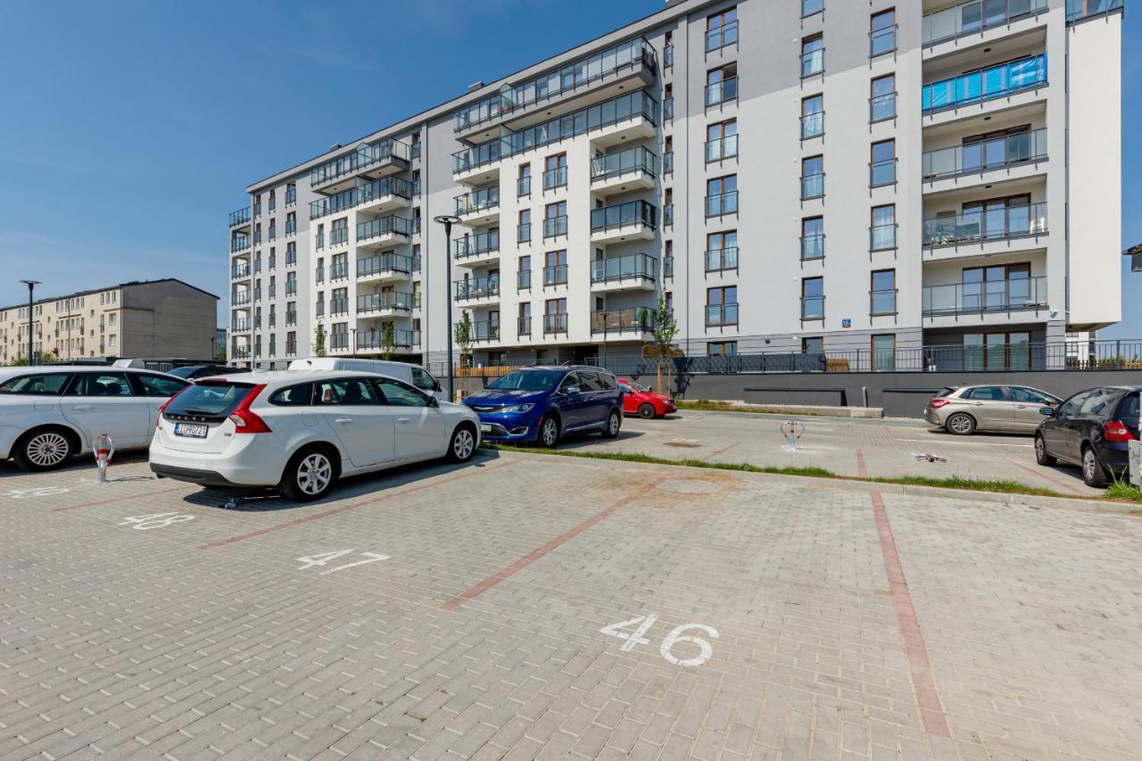 Apartment Ursus Sunny For 4 Guests With Parking & Balcony By Renters Warschau